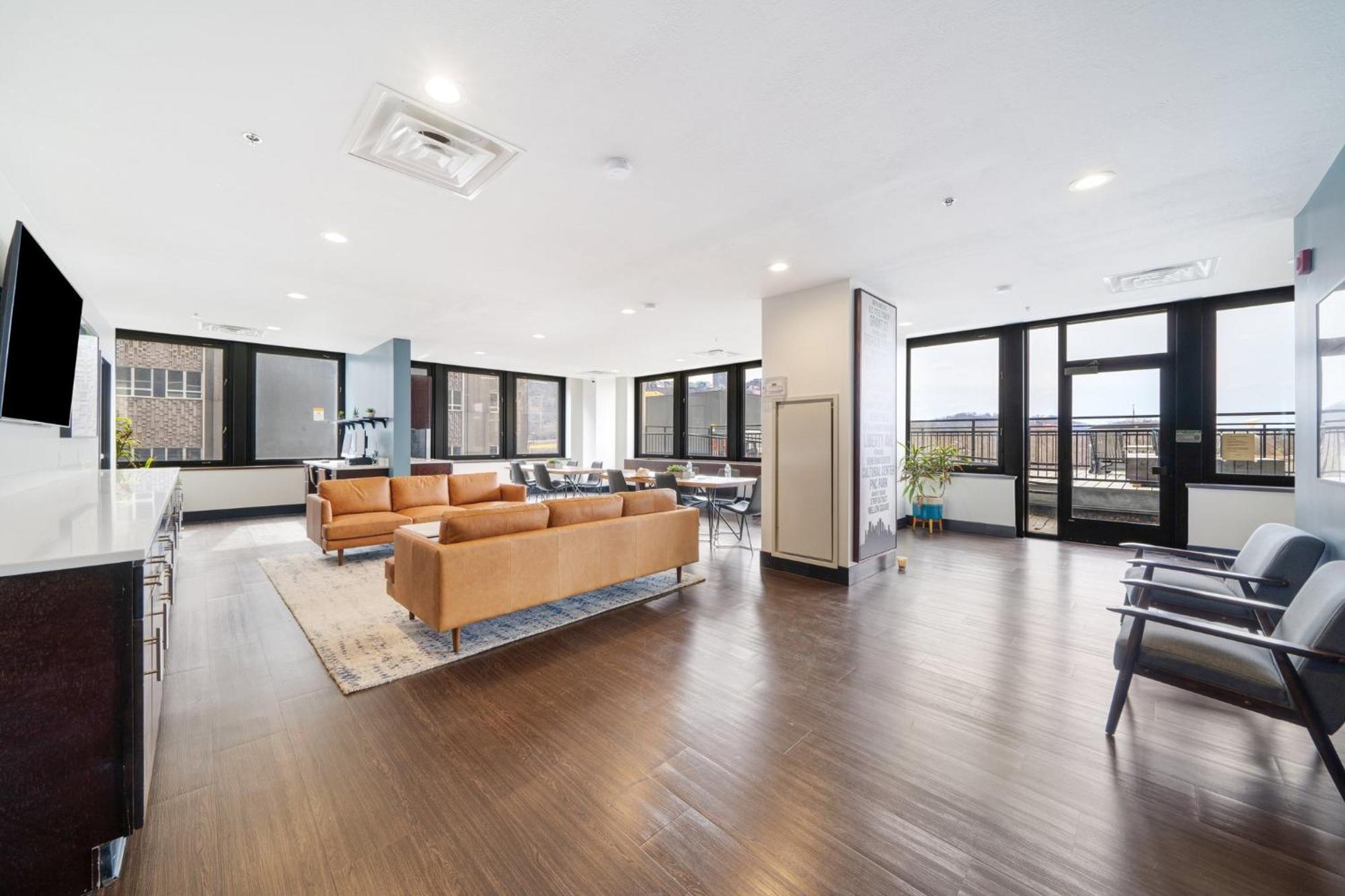 פיטסבורג Sweeping Stadium Views Wonderfully Located 24-7 Parking Gym Lounge מראה חיצוני תמונה